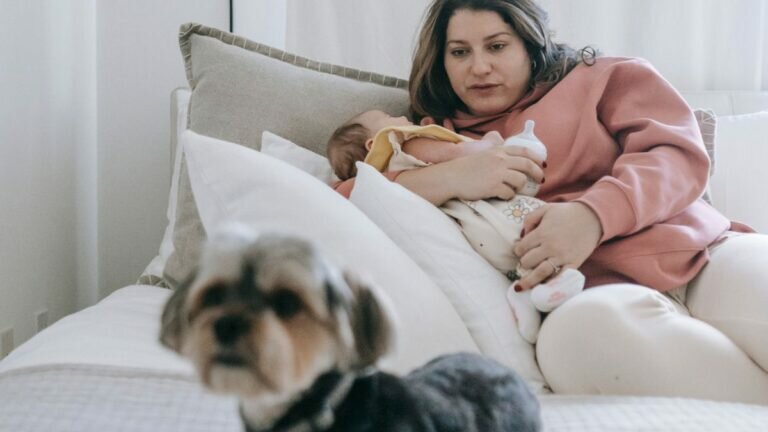 ¡Traición! Mujer elije nombre para su bebé y 'mejor amiga' se lo pone a su perro