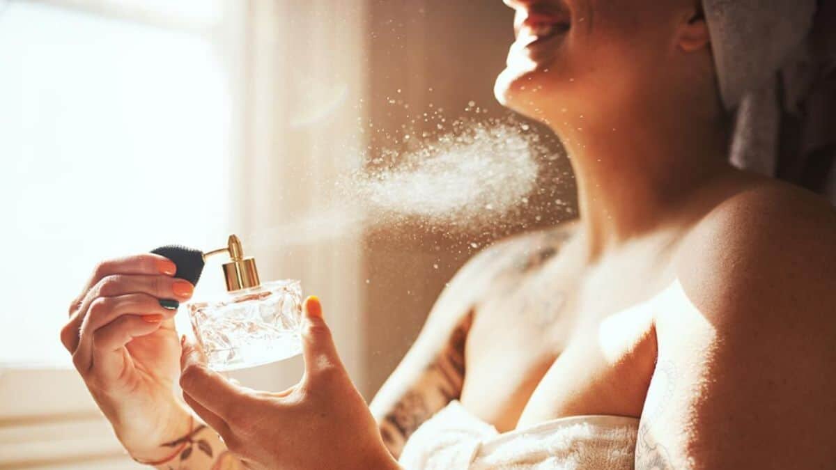 Usa estos 5 trucos para que tu perfume dure más