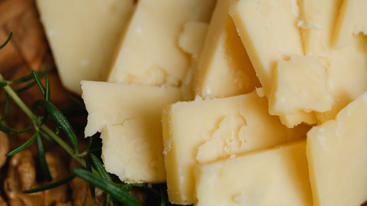 Así podrás preparar un exquisito queso con solo dos ingredientes
