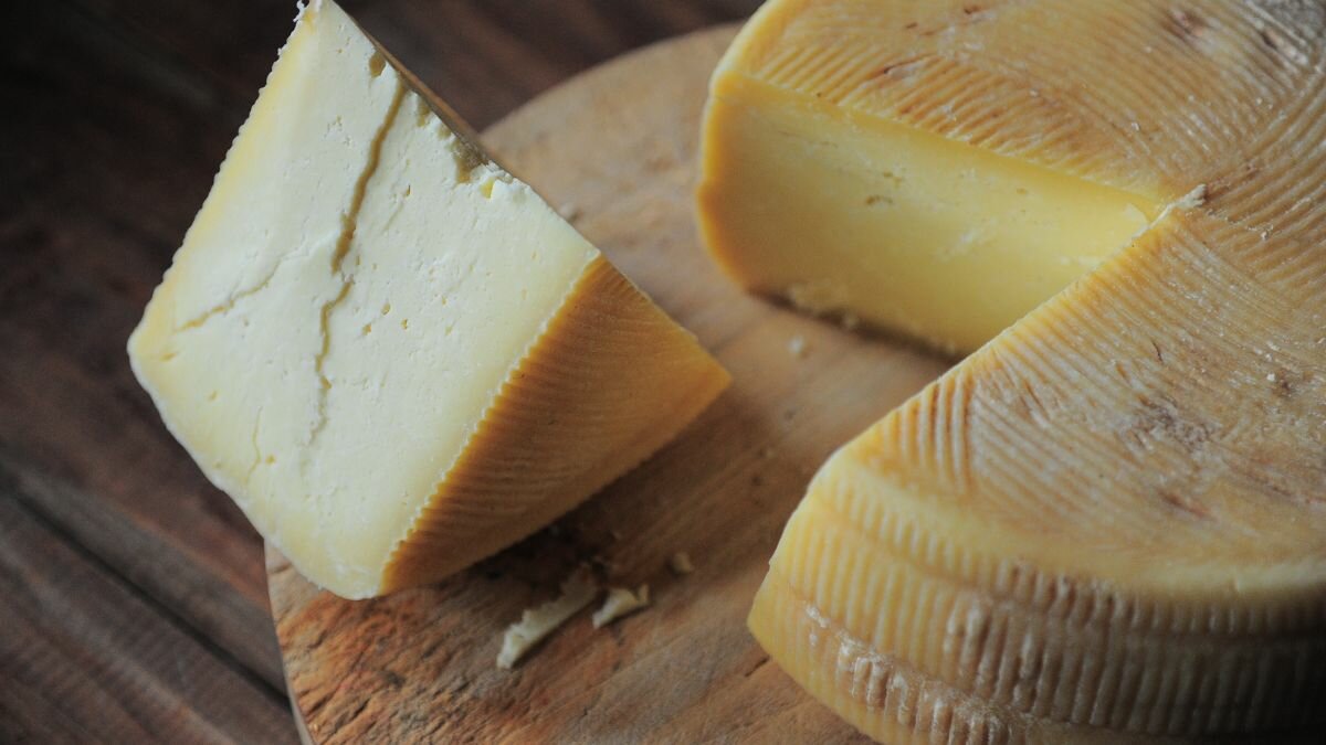 Así podrás preparar un exquisito queso con solo dos ingredientes