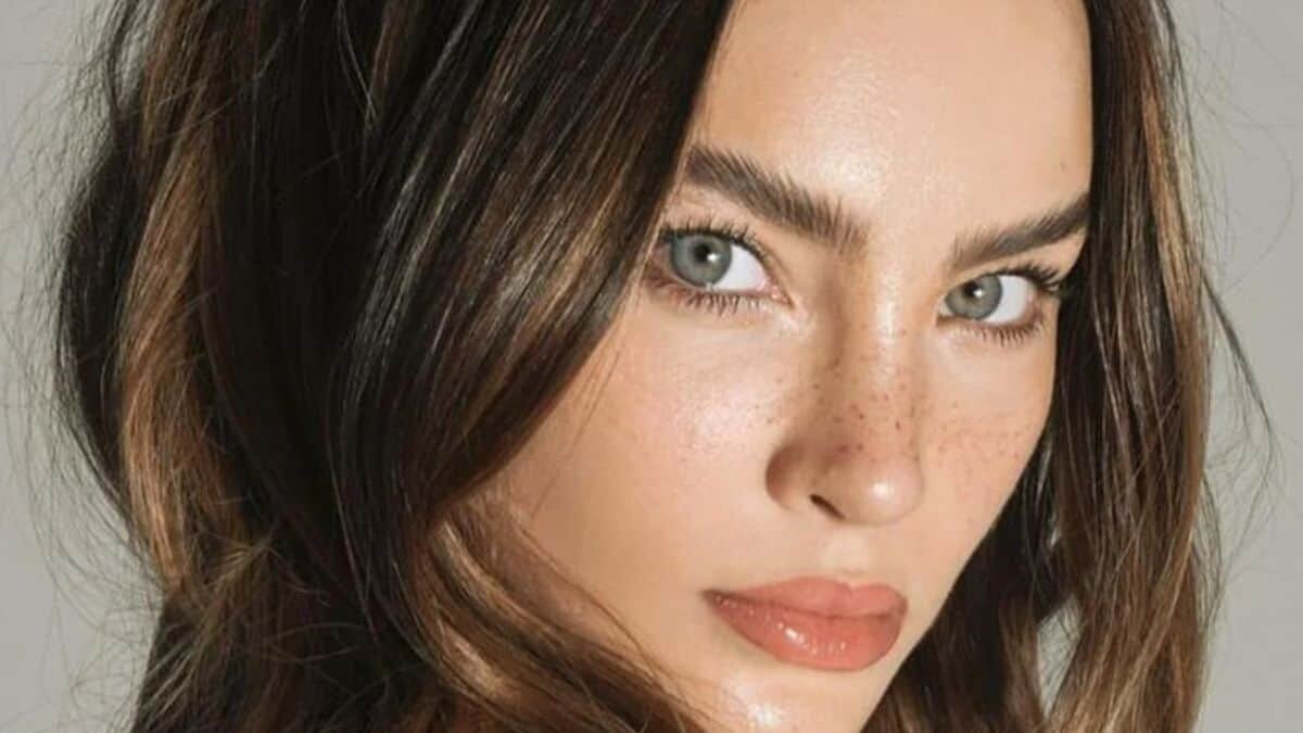 ¡Se ve hermosa! Luce Belinda nuevo look con cabello pelirrojo