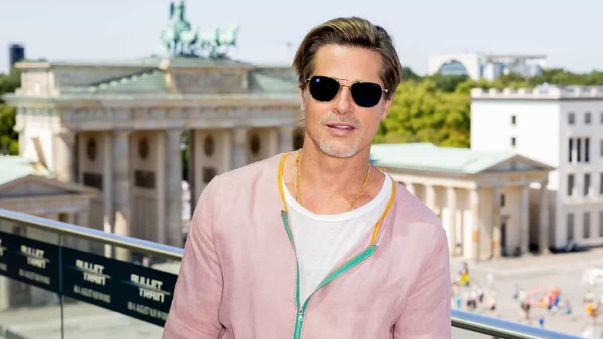 Esta es la razón por la que Brad Pitt usó falda para presentar su próxima película