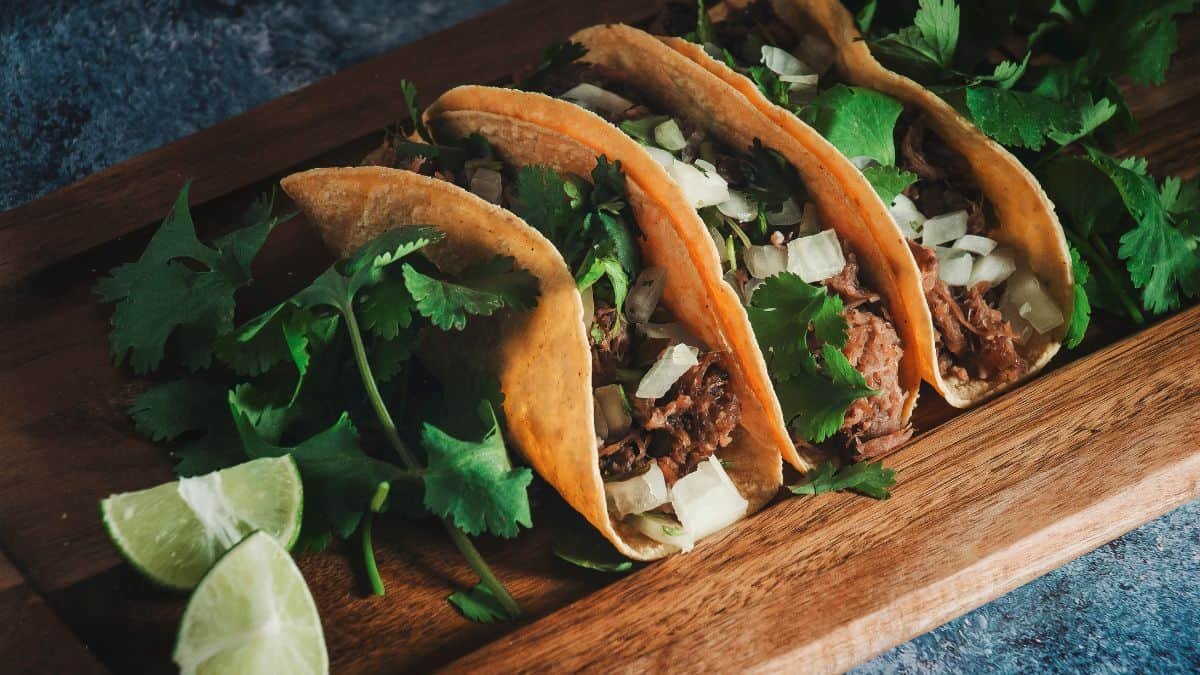 Compara Jill Biden a hispanos con tacos