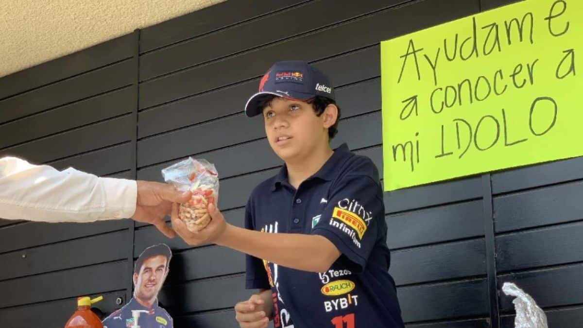 Conoce a Matías, el niño que vende botana para conocer a Checo Pérez