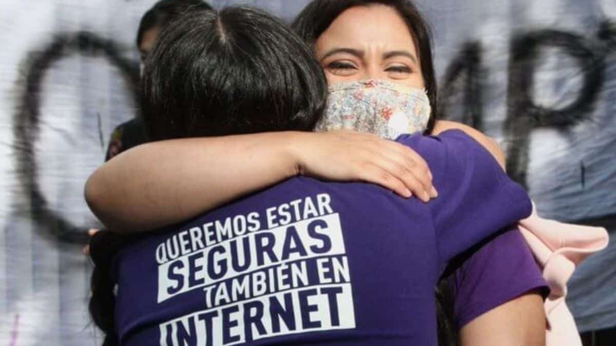 Presenta activista mexicana Ley Olimpia en Argentina