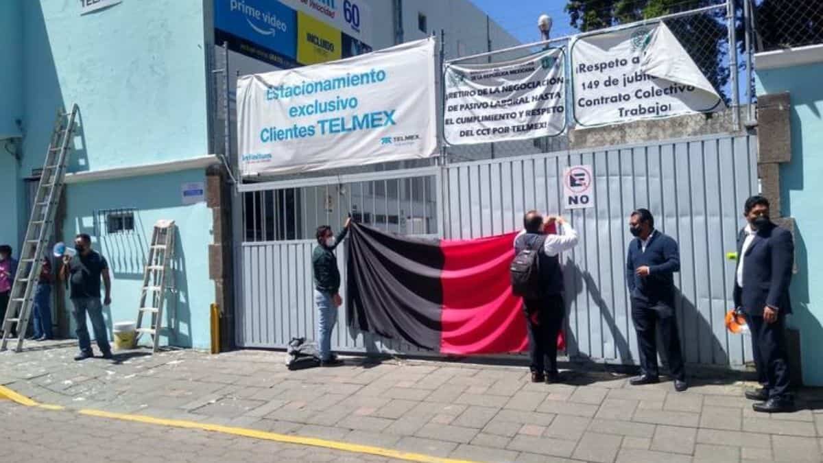 Se van a huelga trabajadores de Telmex; exigen cumplimiento de contrato