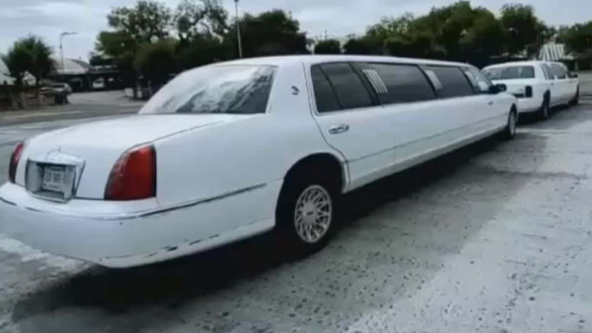 Festejan abuelitas 50 años como quinceañeras