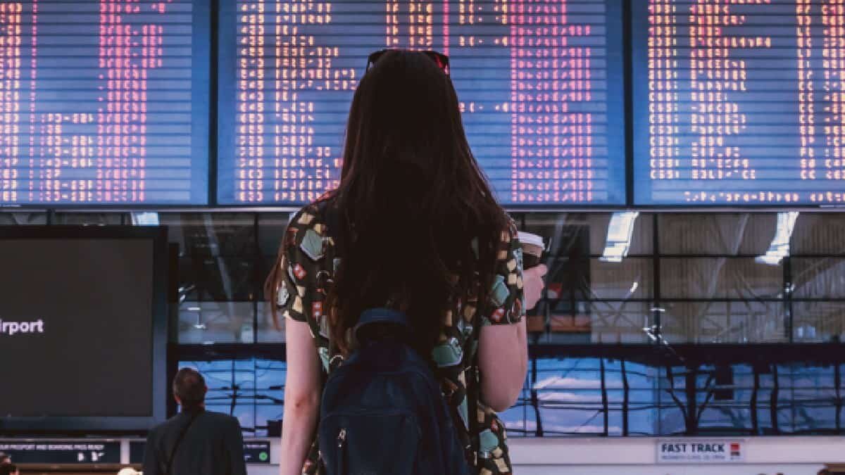 Transporte aéreo y electricidad entre los más afectados por la inflación