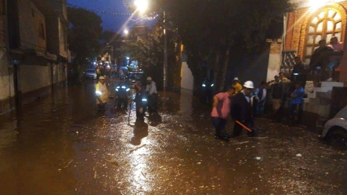 Provocan intensas lluvias inundaciones en Xochimilco