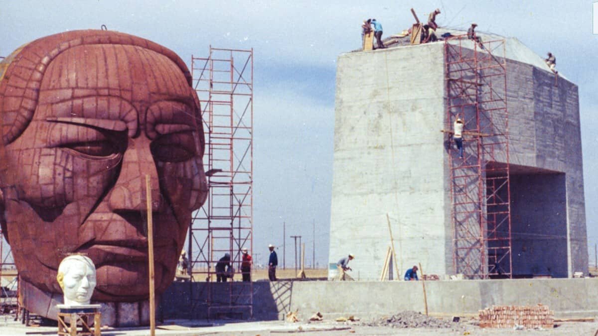¿Monumento u ocurrencia? Está es la historia de la Cabeza de Juárez