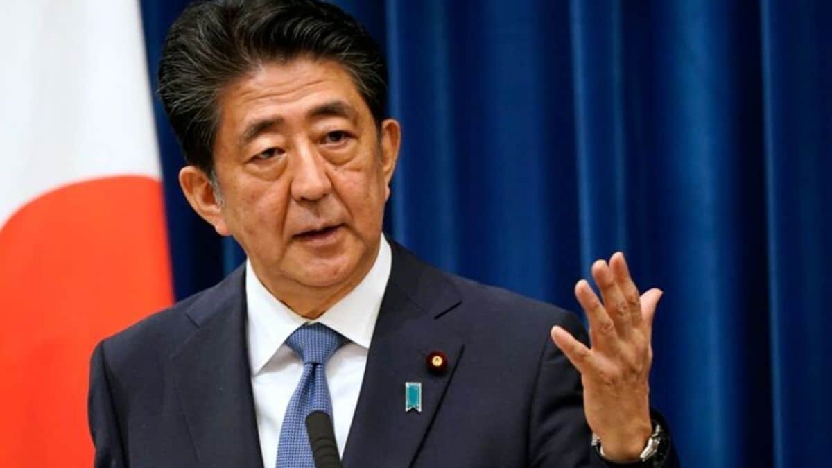 Asesinan de dos disparos al ex primer ministro de Japón Shinzo Abe (Video)