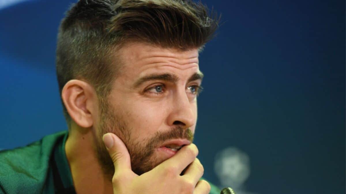 Abuchean a Pique tras infidelidad a Shakira (Video)