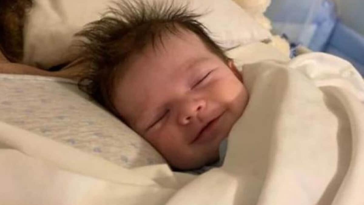 Madre muere con su recién nacido dormido entre sus brazos