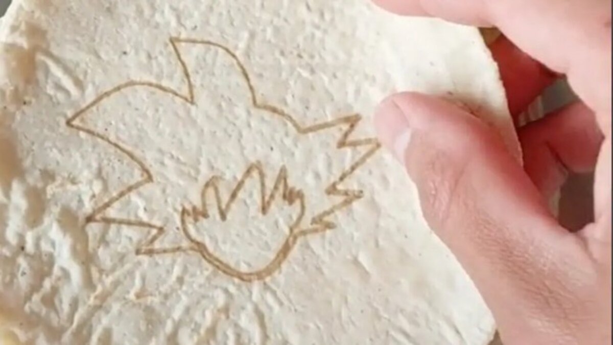 ¡Toma todo mi dinero! Tortillas de Dragon Ball se hacen virales (Video)
