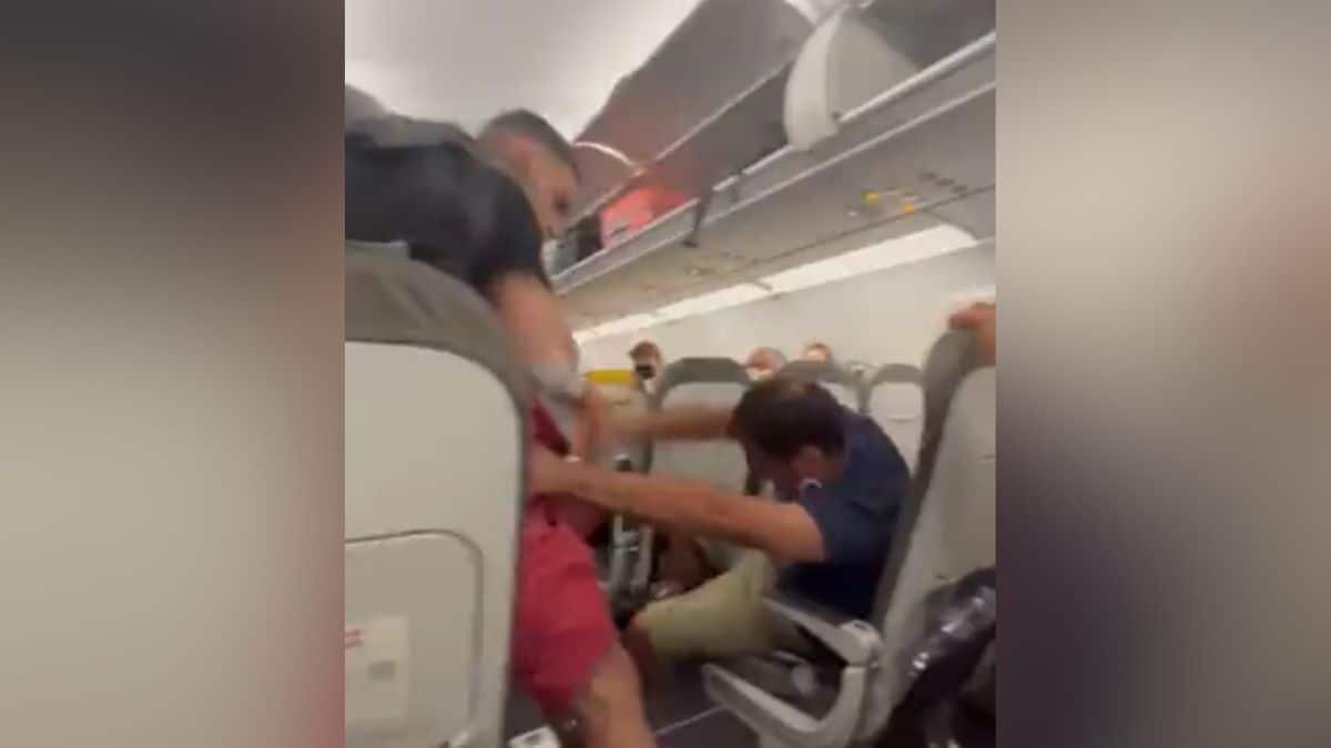 Una maleta causa trifulca dentro de un avión
