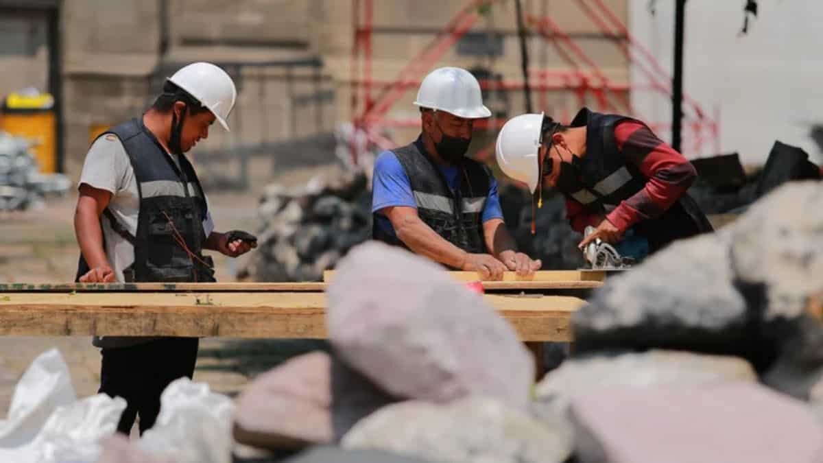 Proponen que trabajadores tengan 12 días de vacaciones desde el primer año