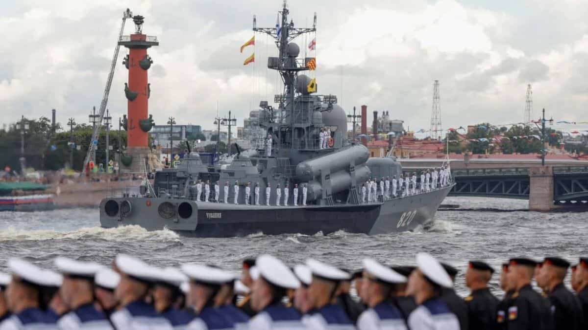 Celebra Rusia el ‘Día de la Flota’ con la adquisición de un nuevo misil supersónico