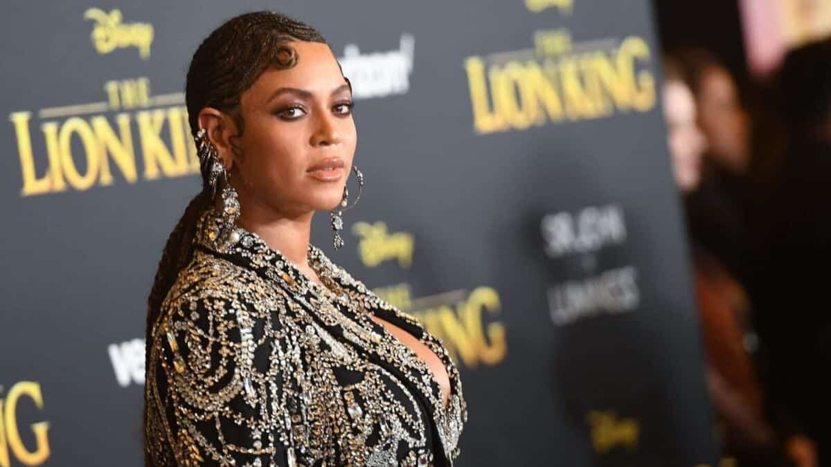 Obligan a Beyoncé a retirar palabra de su nueva canción tras críticas