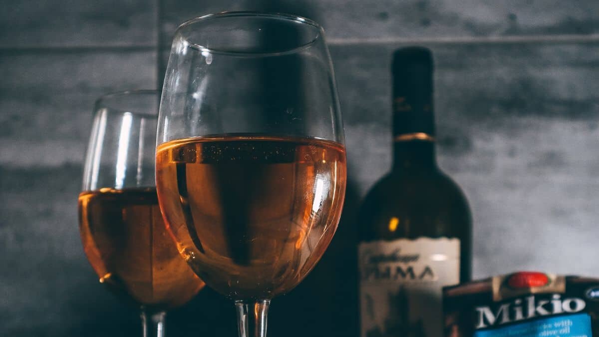 Aquí te contamos qué es mejor para tu salud: el vino o la cerveza